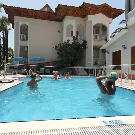 Bed and breakfast Ercan 2*